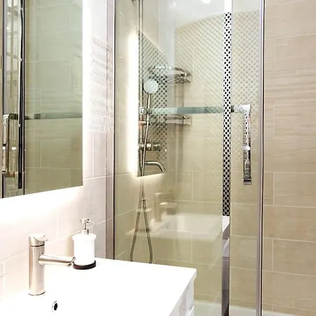 Elegant 120m2 3ch Quartier Romantique Centre Apartment