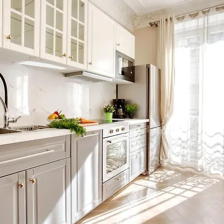Apartment Elegant 120m2 3ch Quartier Romantique Centre Paris